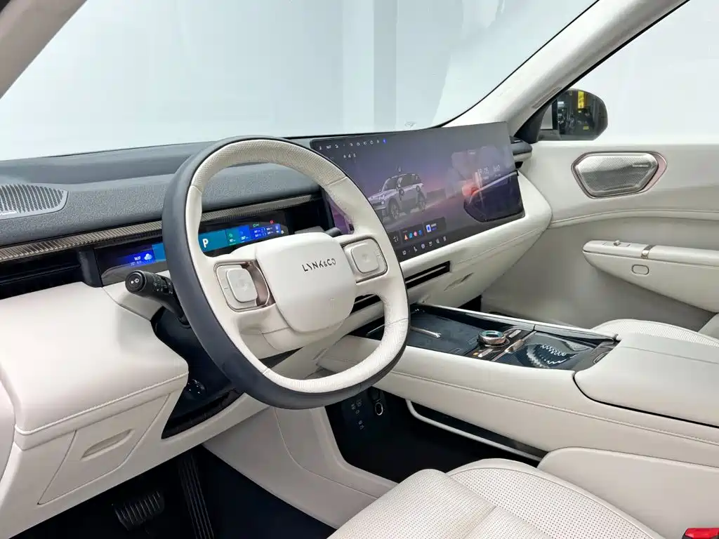 Lynk & Co 900 — миниатюра 15
