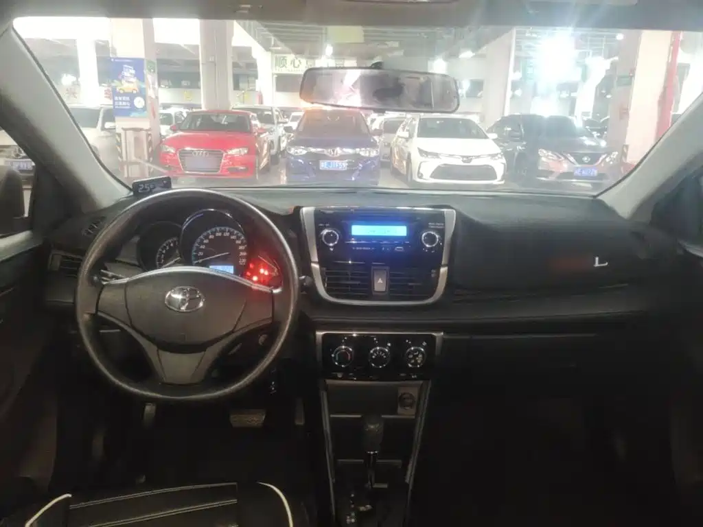 Toyota Yaris L — миниатюра 10