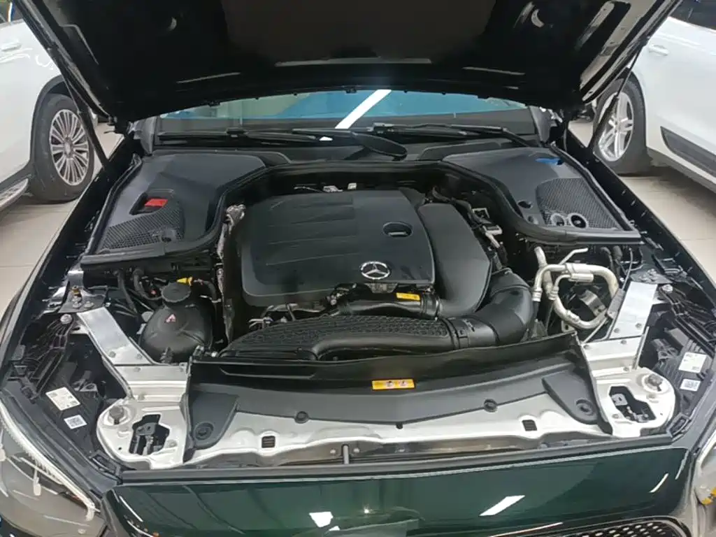 Mercedes-Benz E-Class (Import) — миниатюра 20