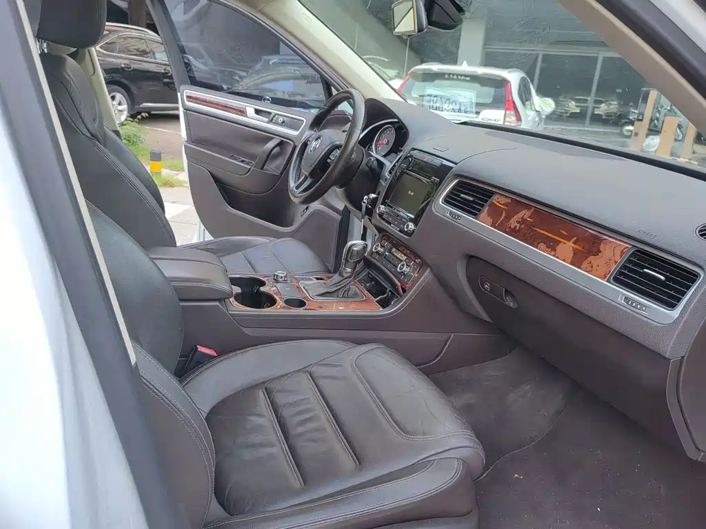 Volkswagen Touareg — миниатюра 11