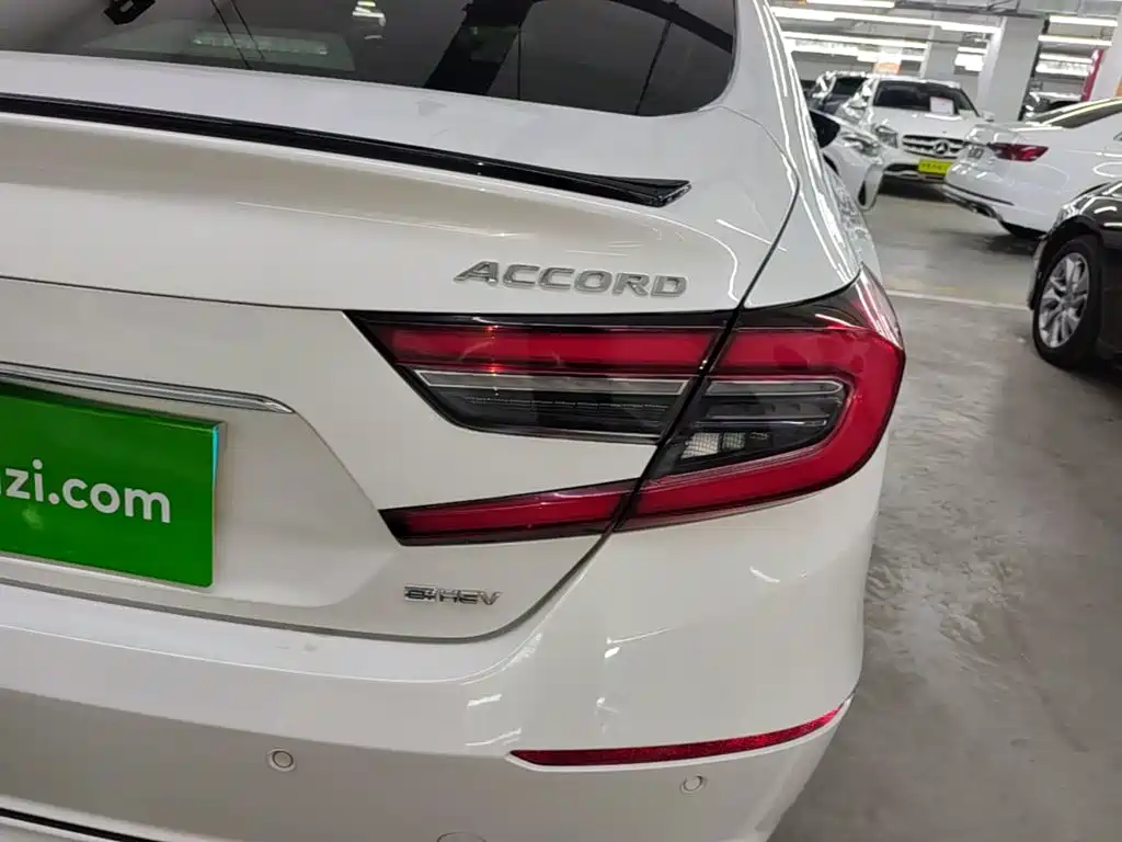 Honda Accord — миниатюра 8