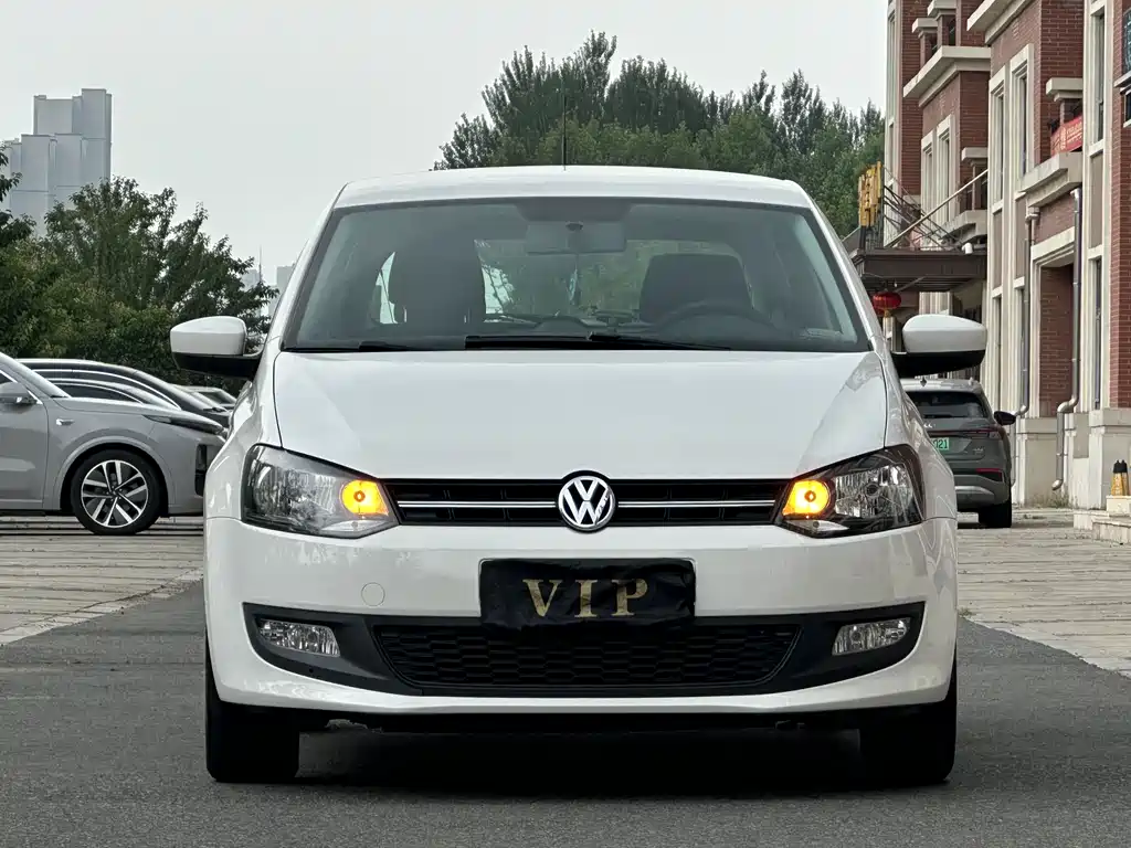 Volkswagen Polo 2011 1.6L AT