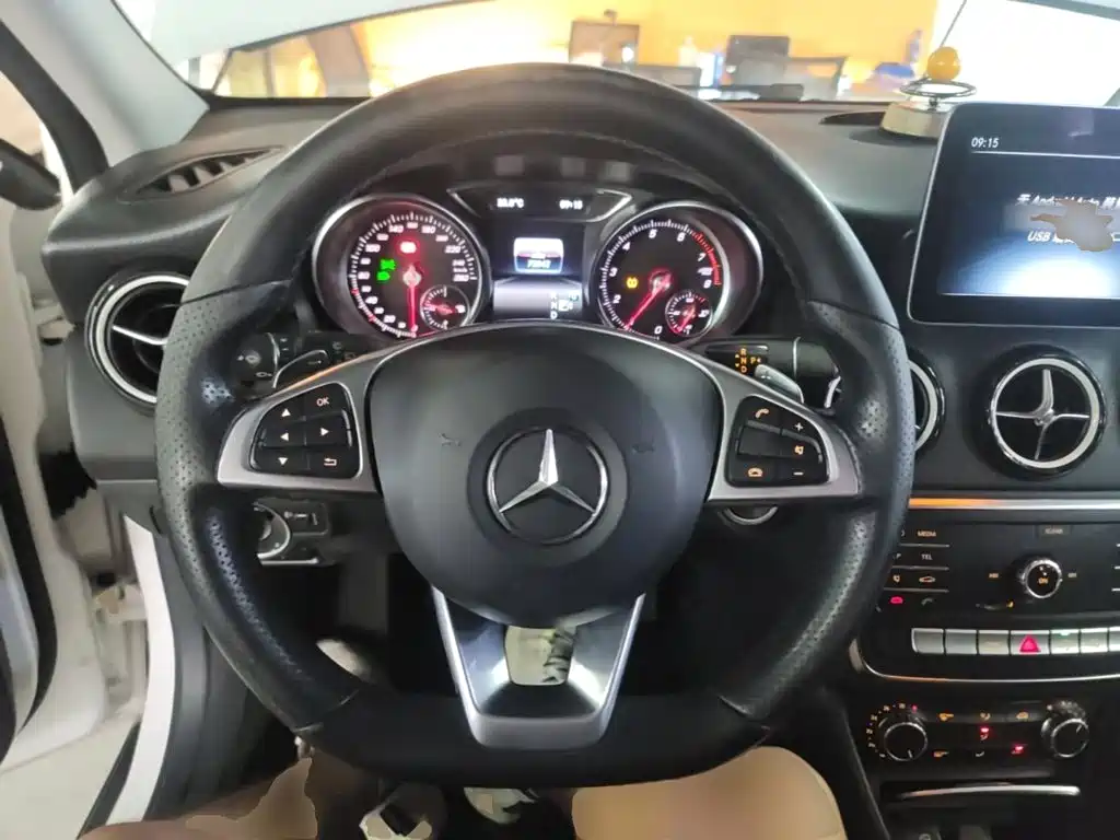 Mercedes-Benz GLA — миниатюра 11