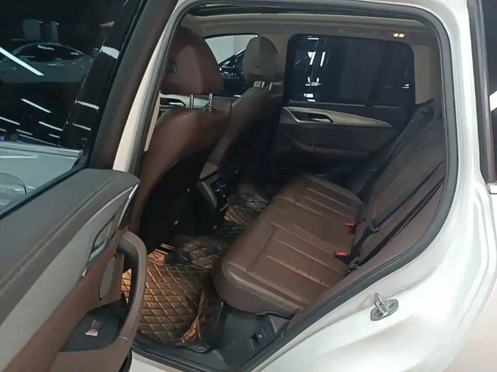 BMW iX3 — миниатюра 17