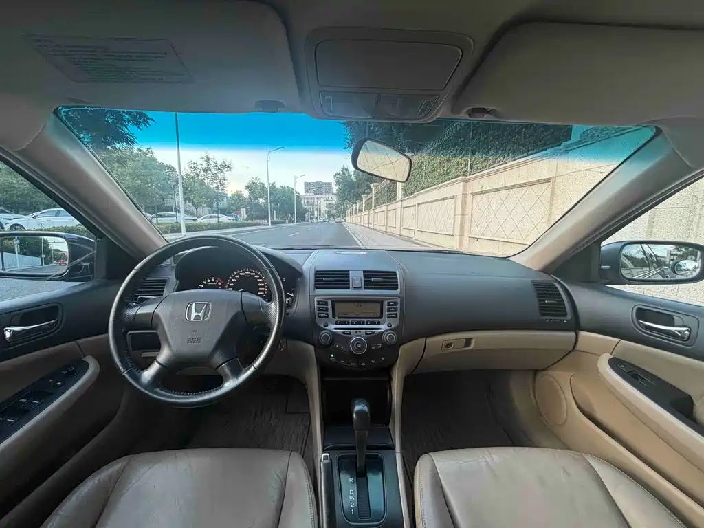 Honda Accord — миниатюра 8