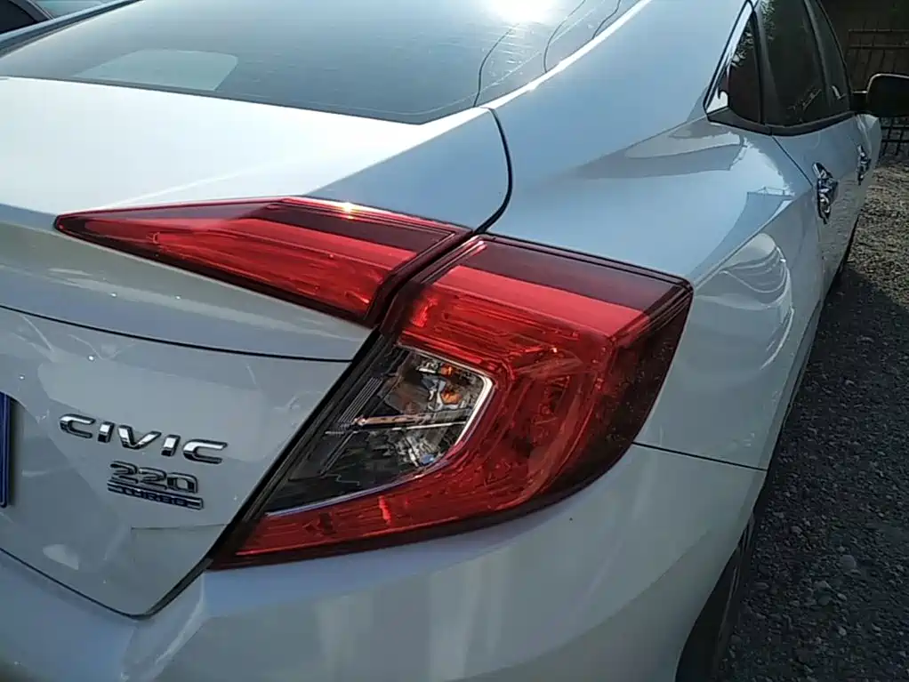 Honda Civic — миниатюра 8
