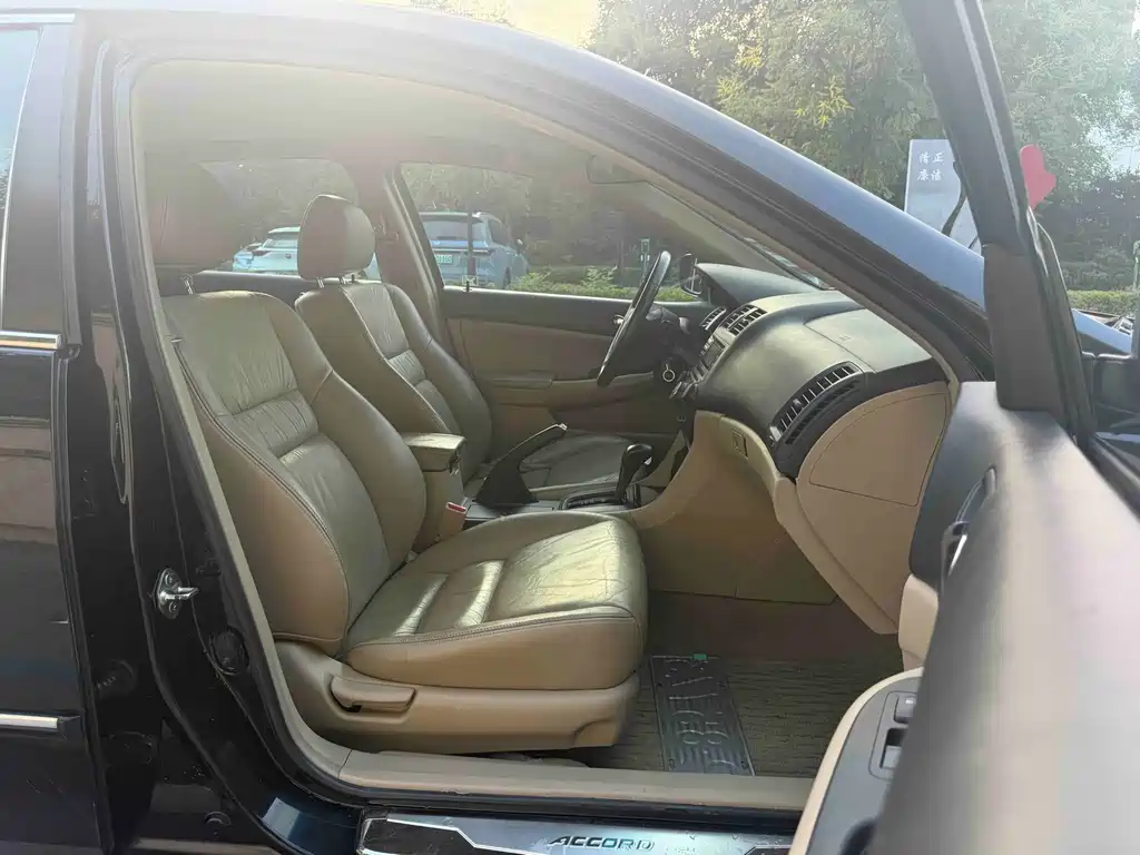 Honda Accord — миниатюра 12