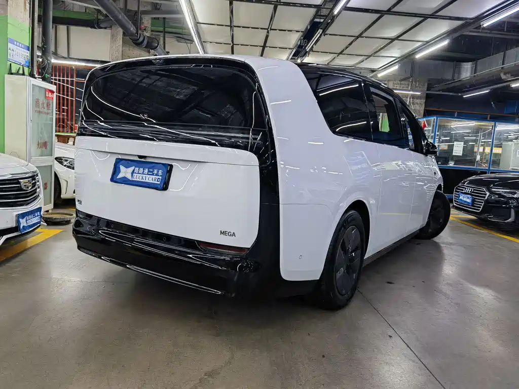 Li Auto Li MEGA — миниатюра 6