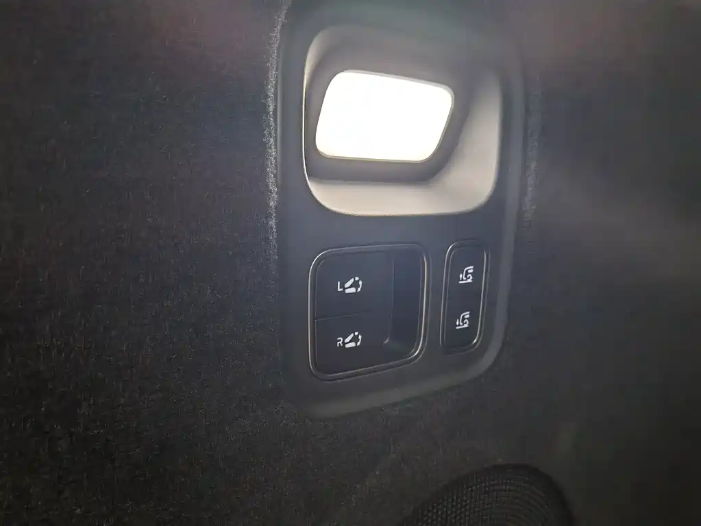 Li Auto Li MEGA — миниатюра 19