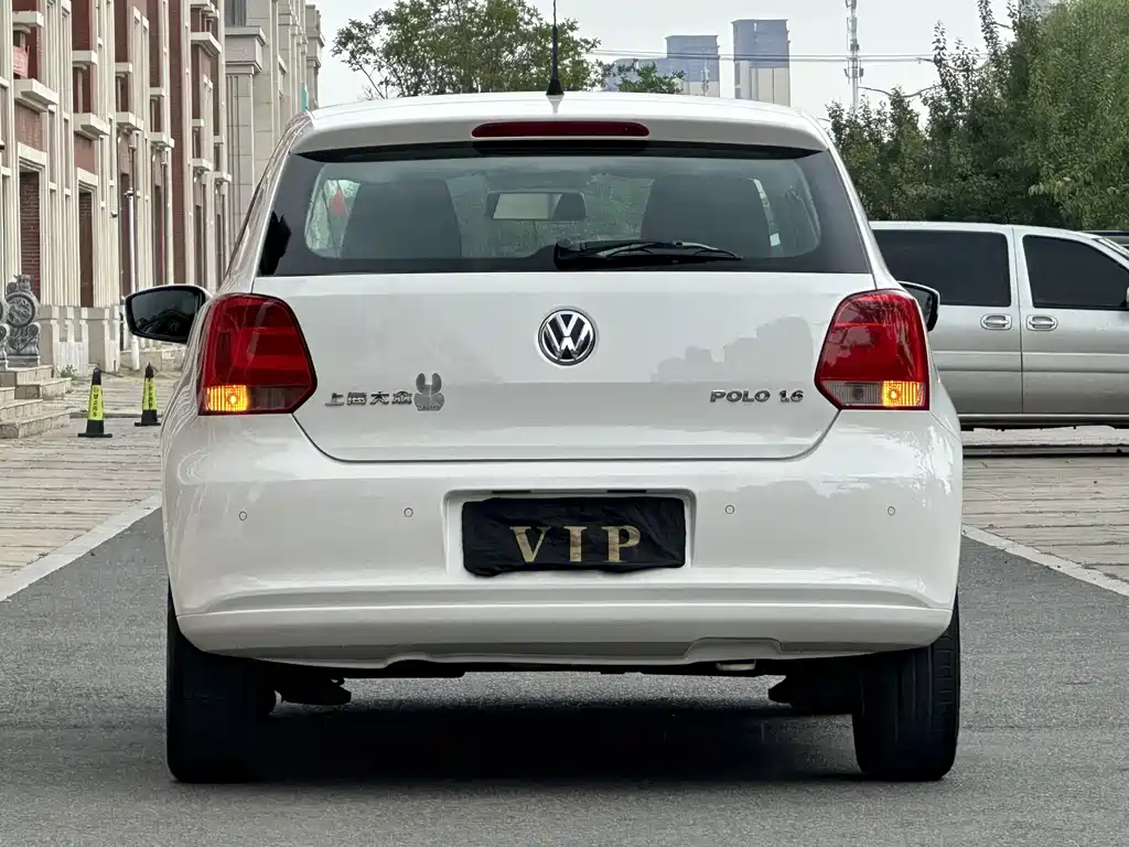 Volkswagen Polo 2011 1.6L AT