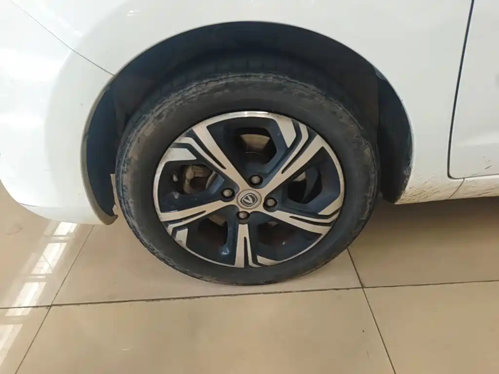 Changan Benben E-Star — миниатюра 23