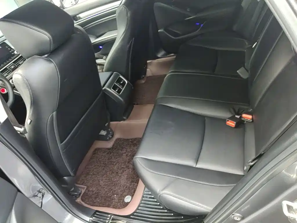 Honda Accord — миниатюра 17