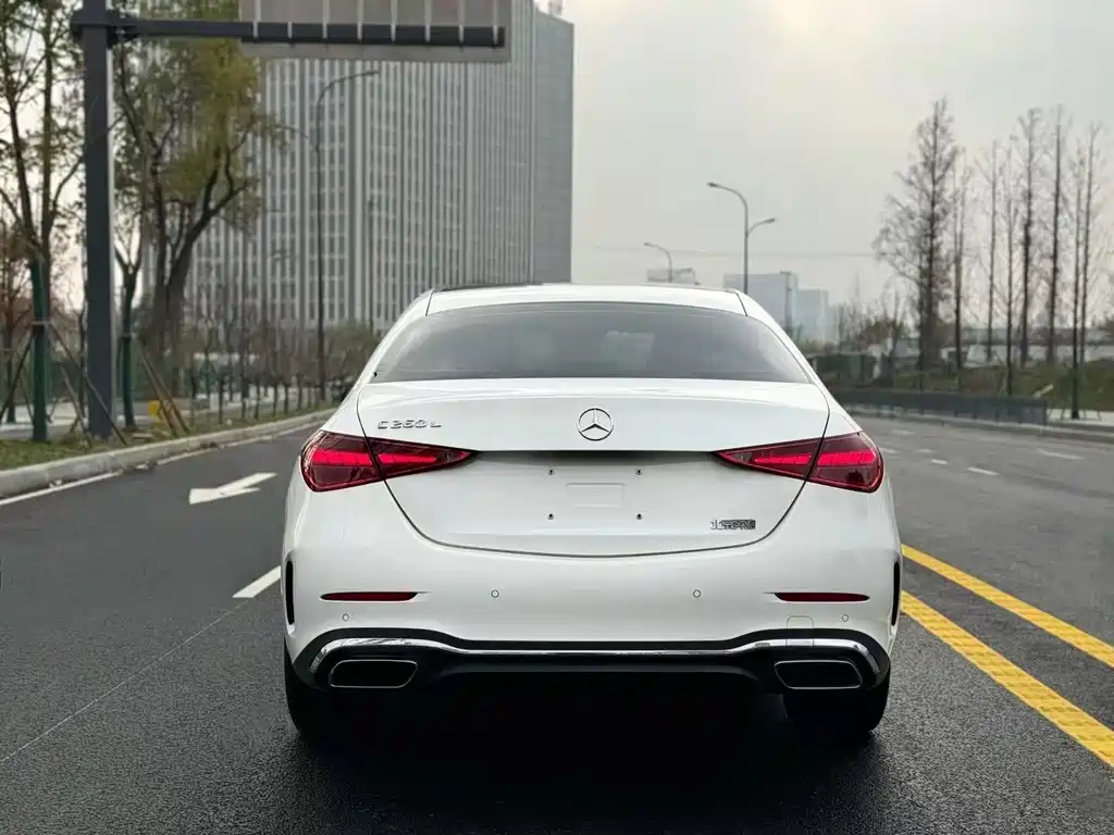 Mercedes-Benz C-Class — миниатюра 8