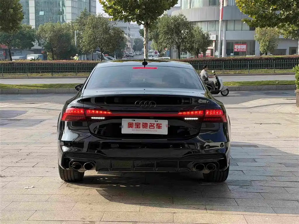 Audi A7L — миниатюра 8