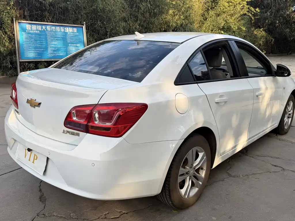 Chevrolet Cruze — миниатюра 8