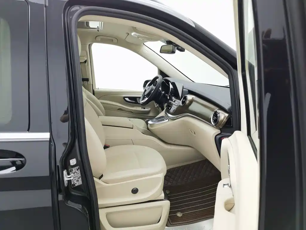 Mercedes-Benz V-Class — миниатюра 23