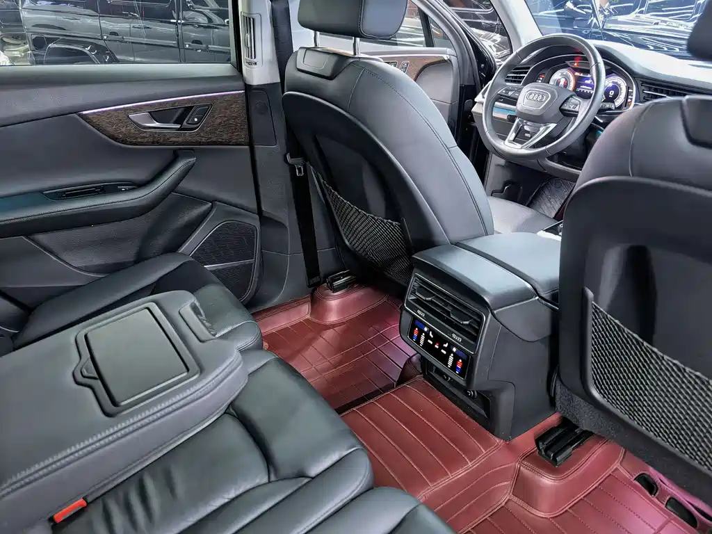 Audi Q7 — миниатюра 12