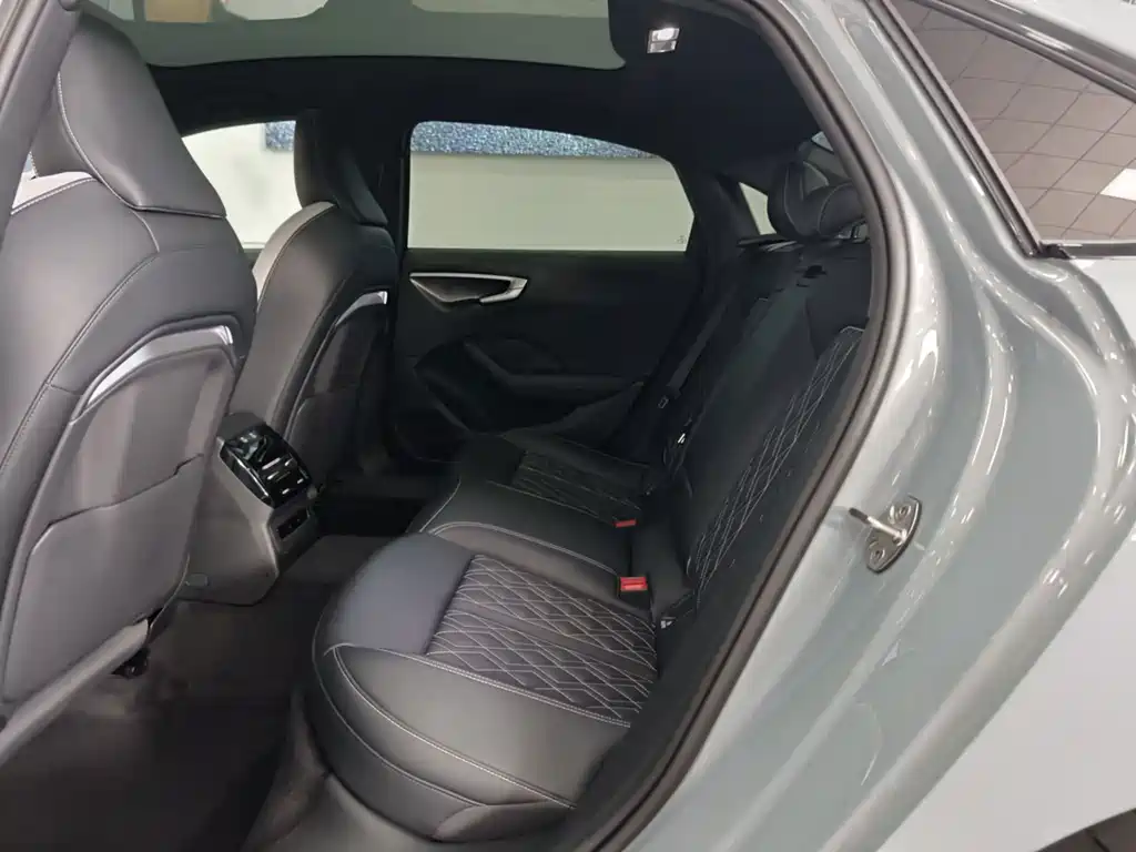 Audi A5L — миниатюра 14