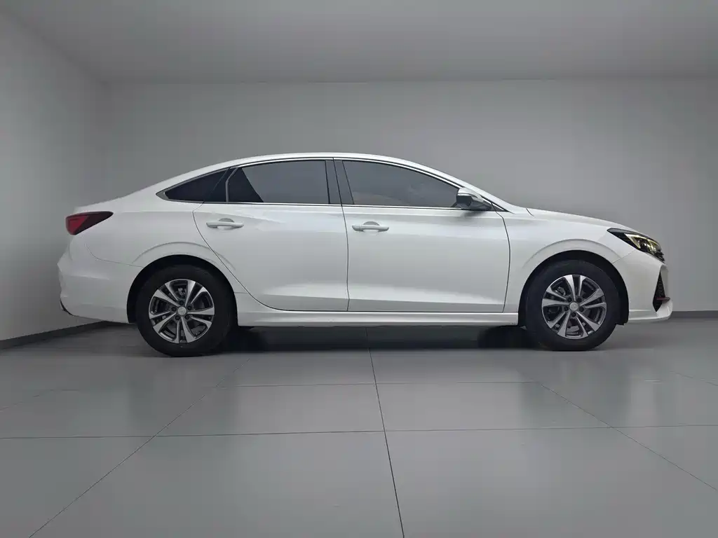 Changan Eado — миниатюра 8