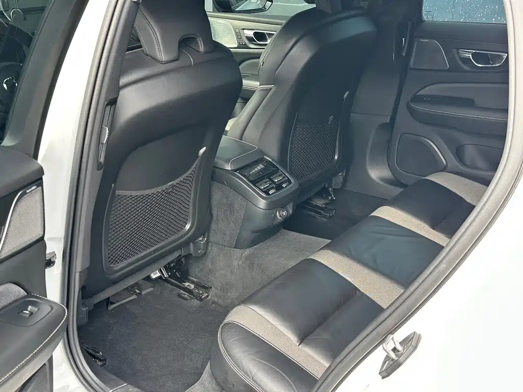 Volvo V60 — миниатюра 7