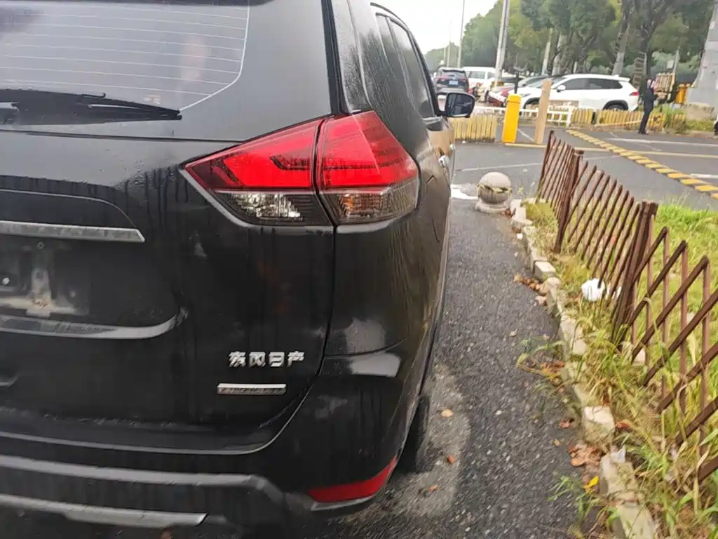 Nissan X-Trail — миниатюра 8
