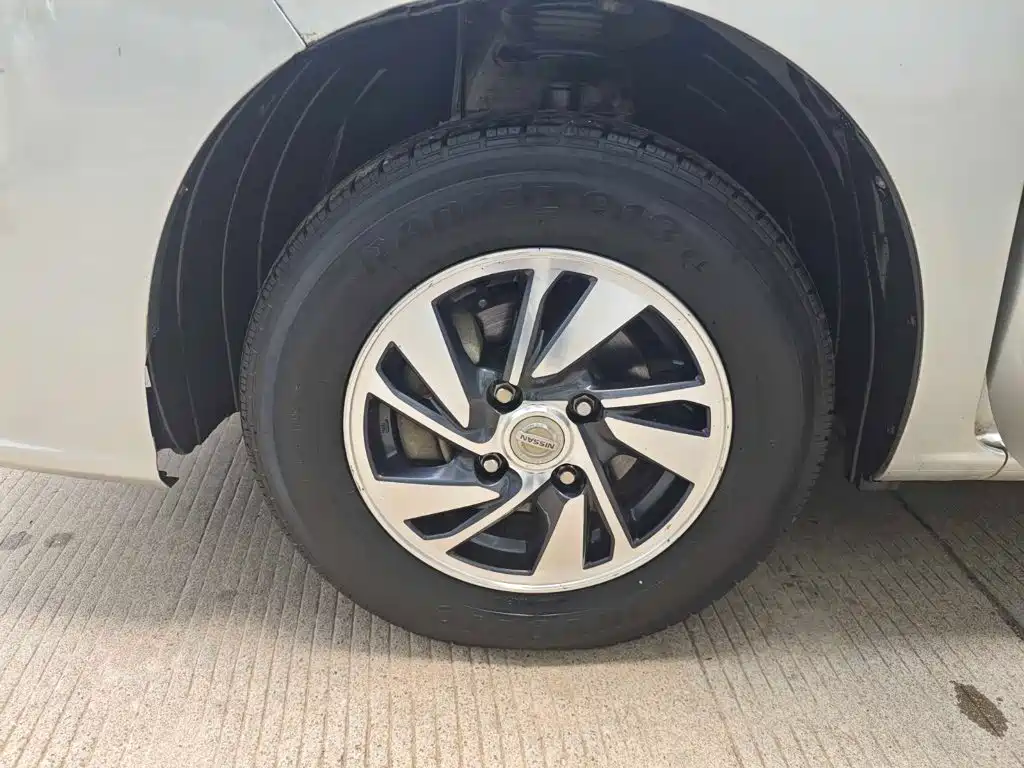 Nissan NV200 — миниатюра 12