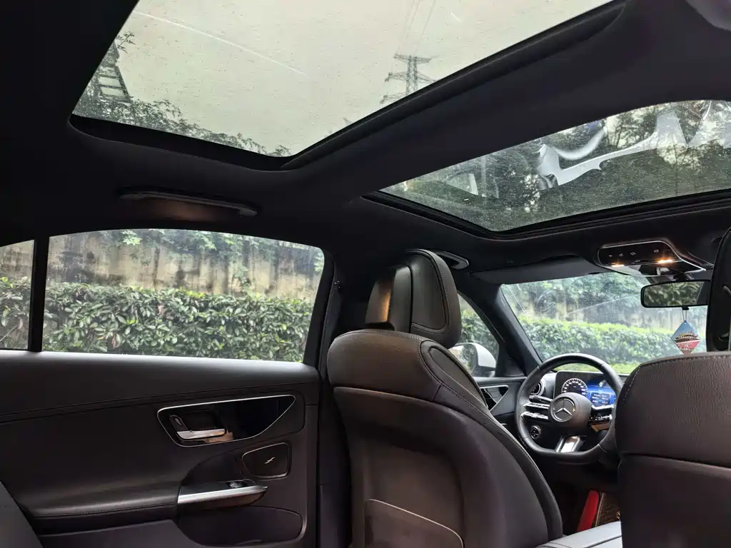 Mercedes-Benz C-Class — миниатюра 12