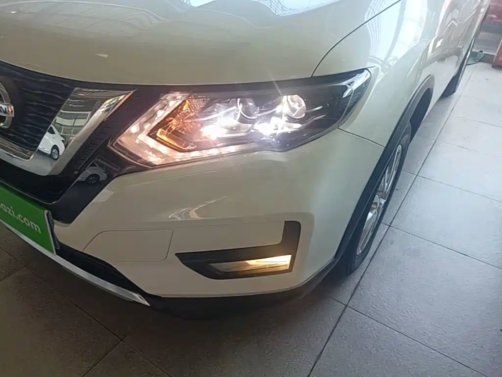 Nissan X-Trail — миниатюра 24
