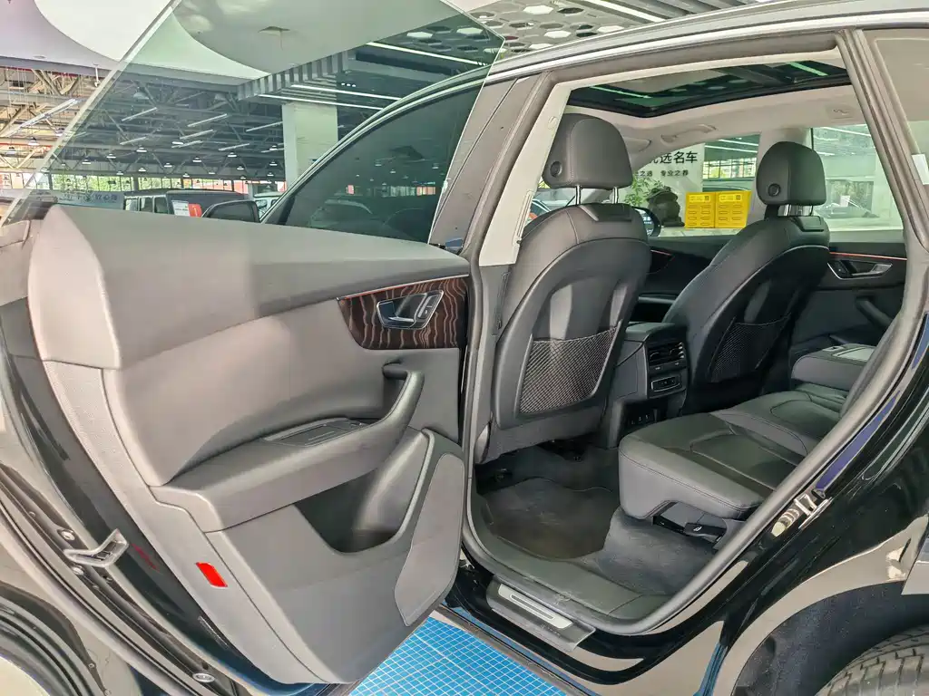 Audi Q8 — миниатюра 12
