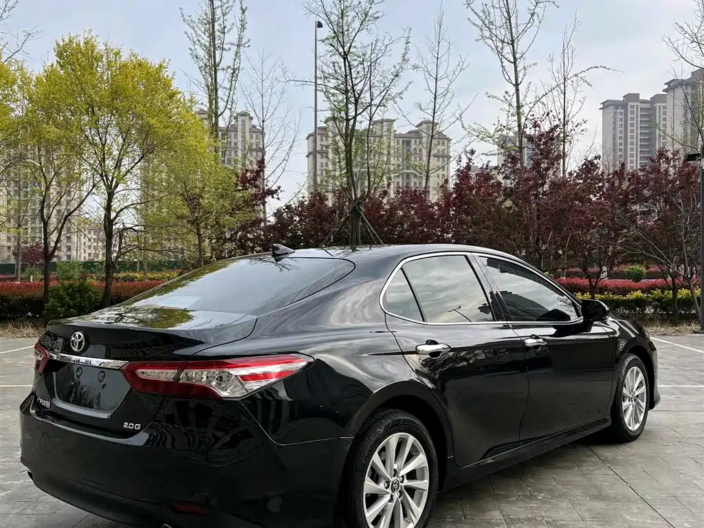 Toyota Camry 2021 2.0G Luxury