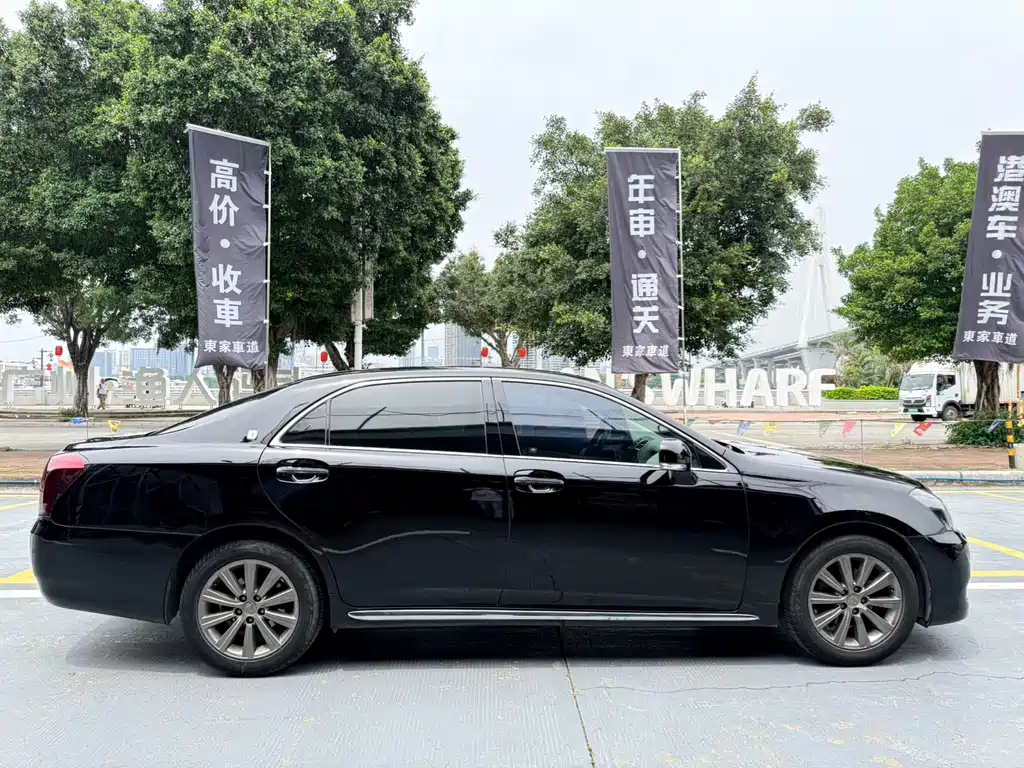 Toyota Crown 2011 2.5L Royal