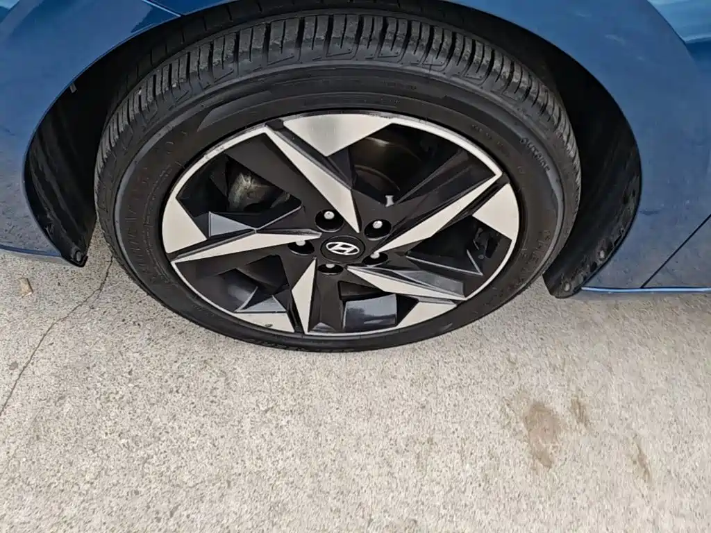 Hyundai Elantra — миниатюра 23