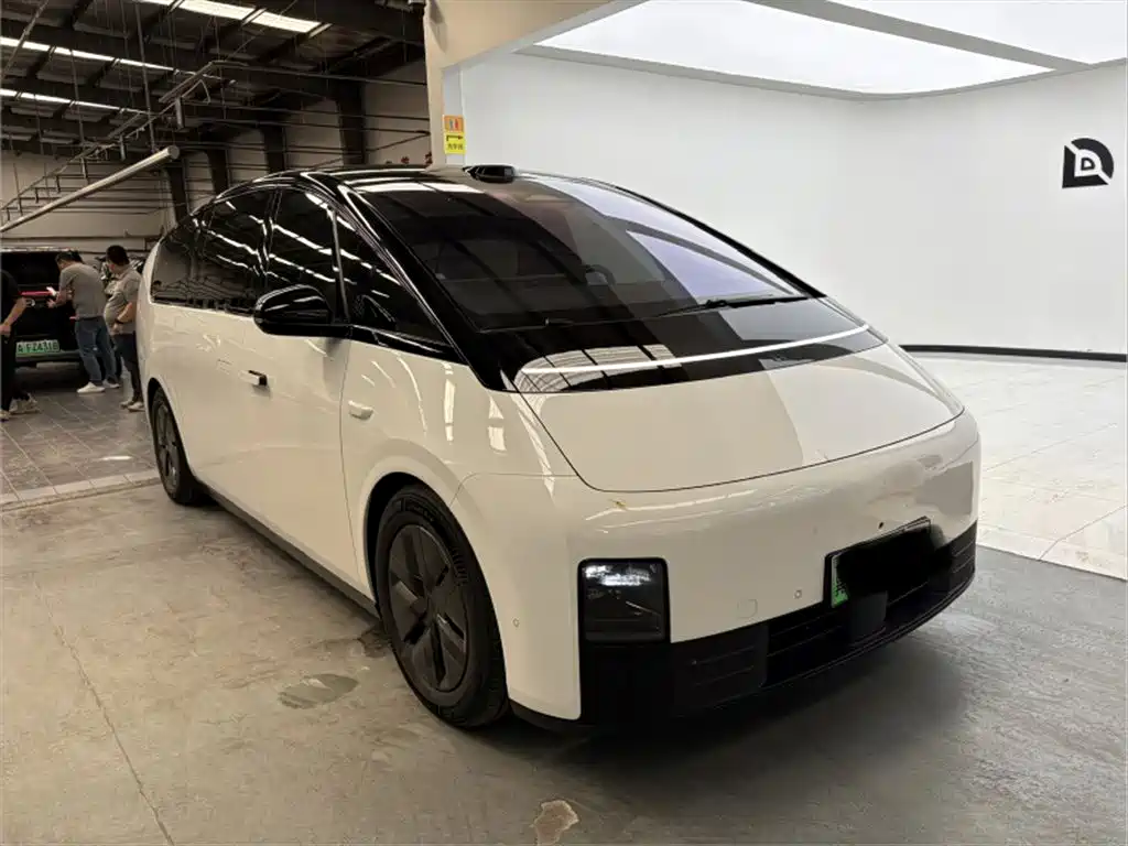Li Auto Li MEGA — миниатюра 3