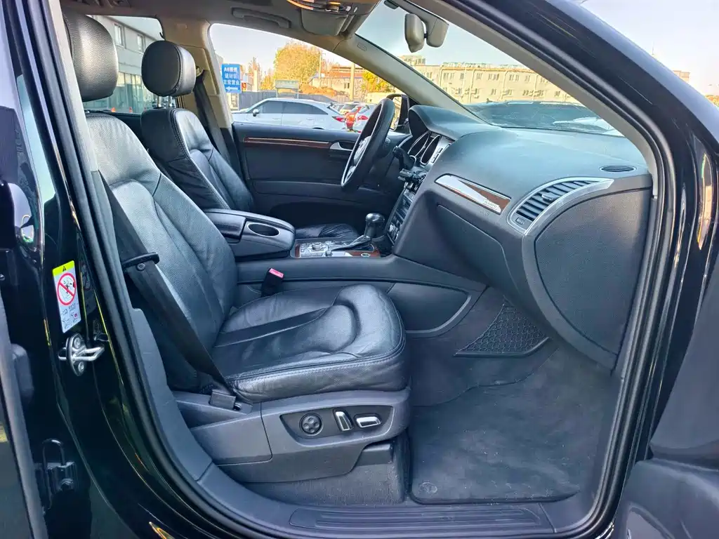 Audi Q7 — миниатюра 14
