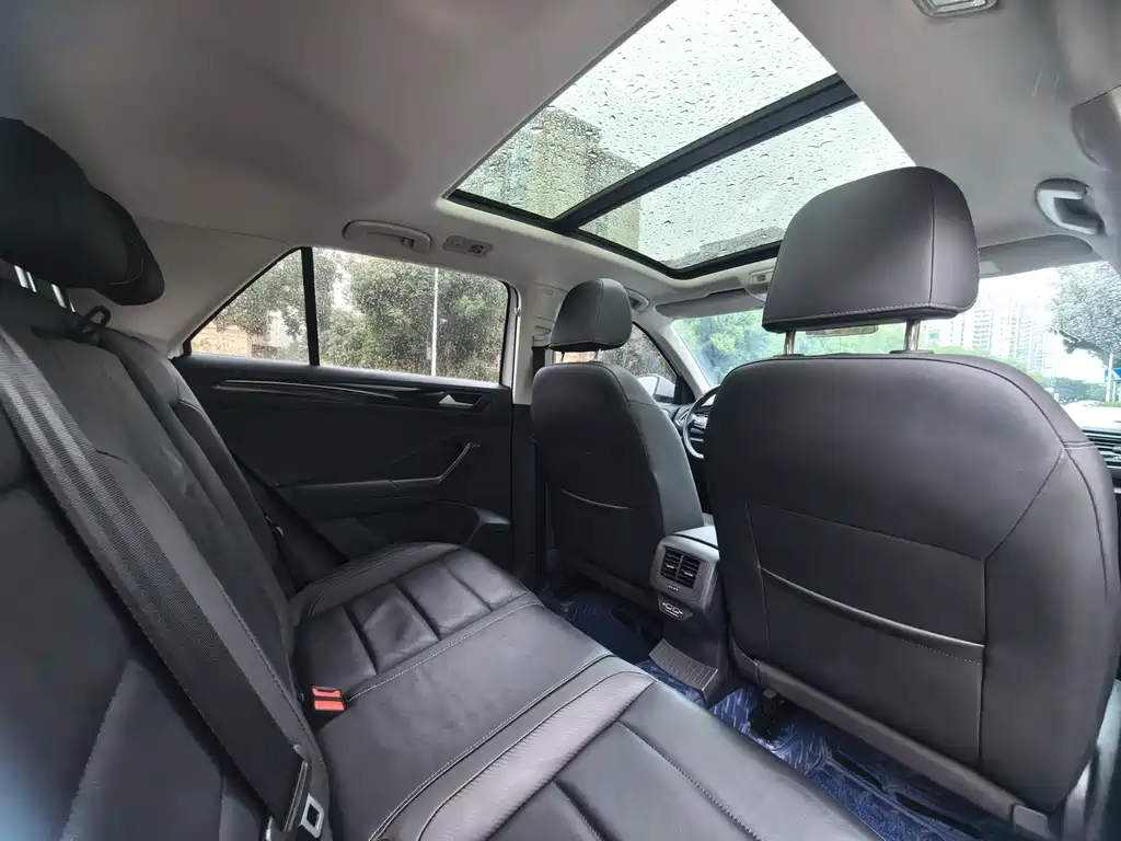 Volkswagen T-Roc 2022 280TSI DSG PLUS