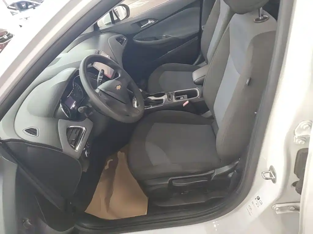 Chevrolet Cruze — миниатюра 15