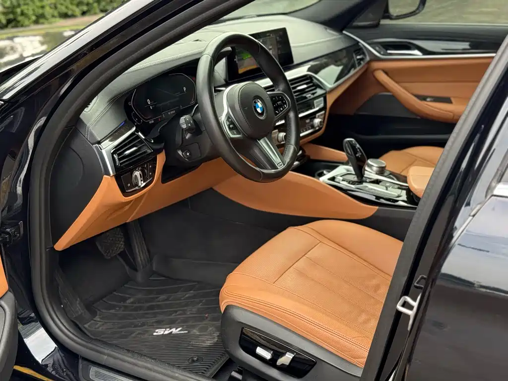 BMW 5 Series — миниатюра 7