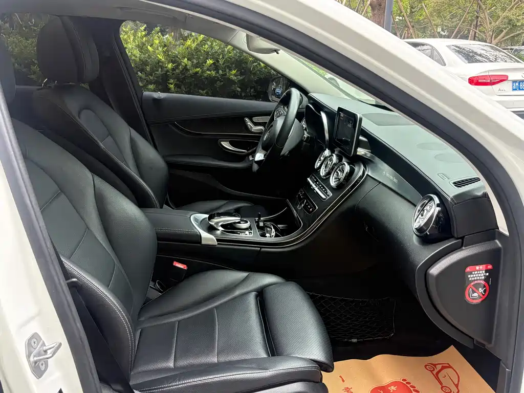 Mercedes-Benz C-Class — миниатюра 14