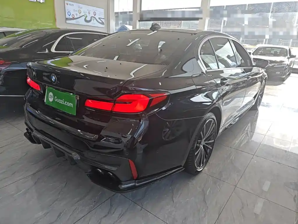 BMW 5 Series — миниатюра 7