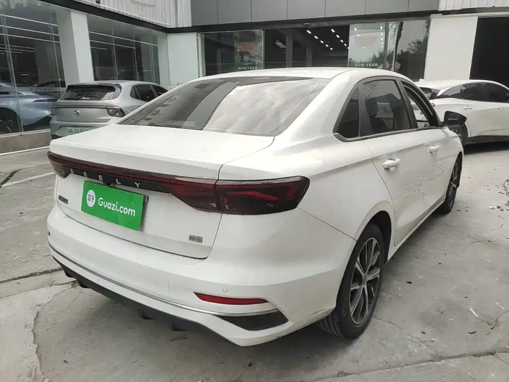 Geely Emgrand — миниатюра 7