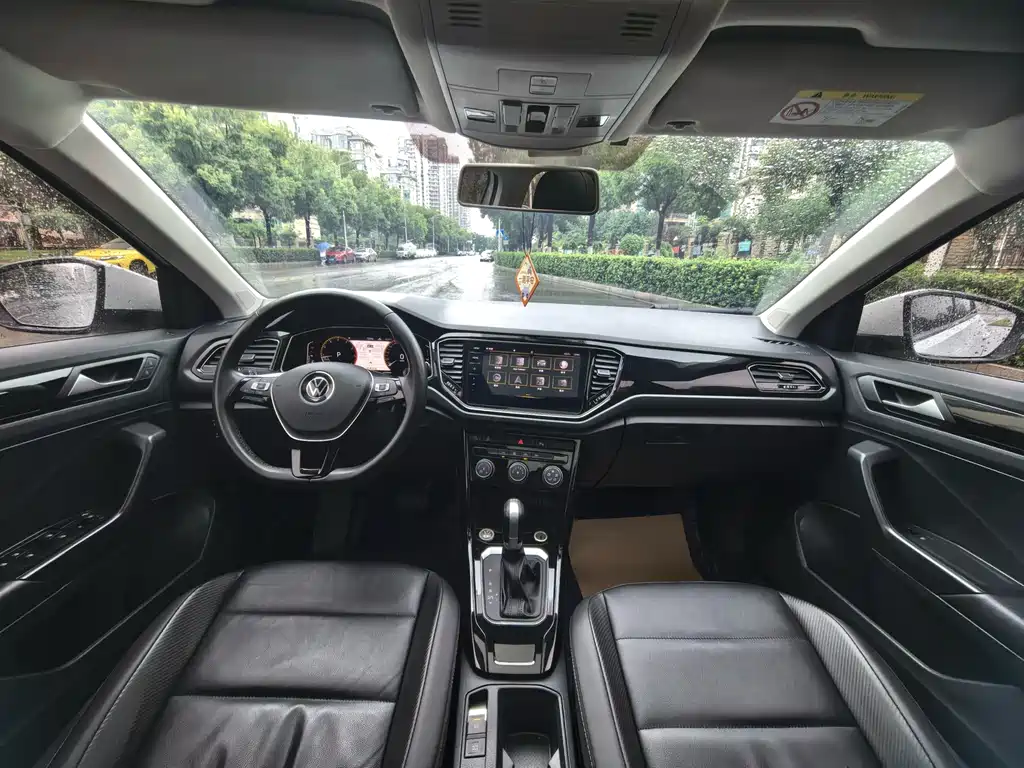 Volkswagen T-Roc 2022 280TSI DSG PLUS