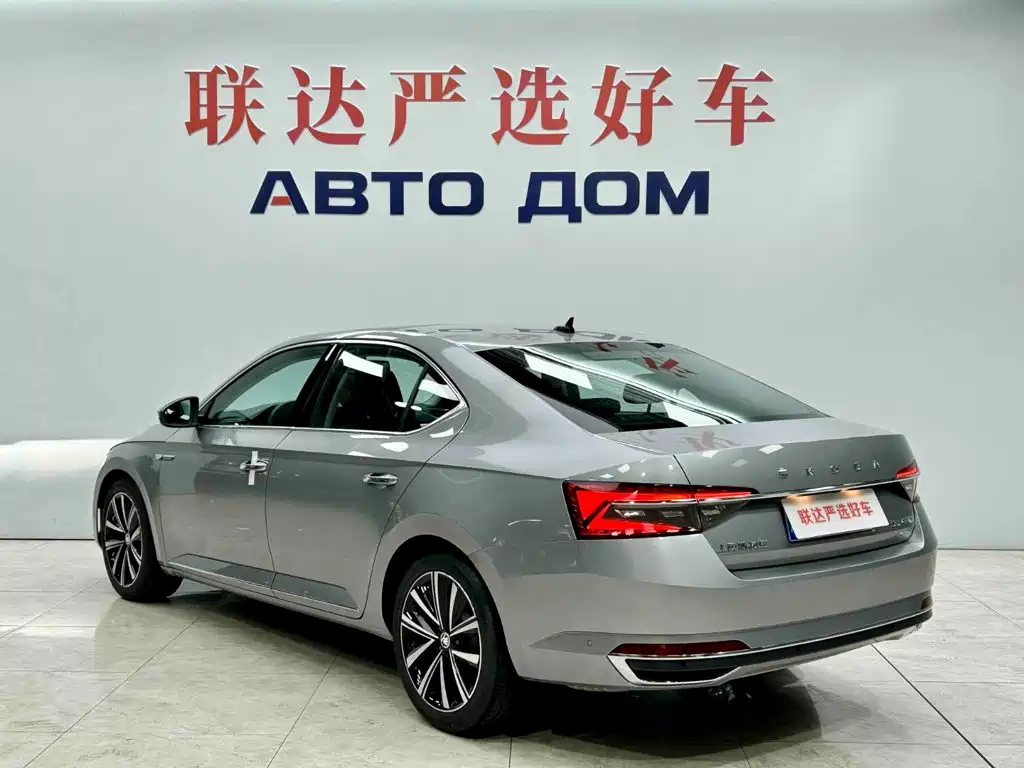 Skoda Superb — миниатюра 4