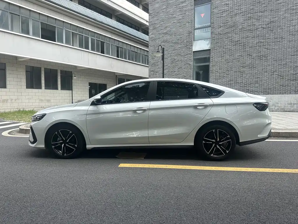 Geely Binrui — миниатюра 7