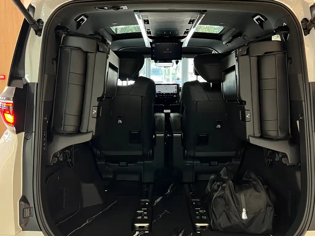 Toyota Vellfire — миниатюра 21