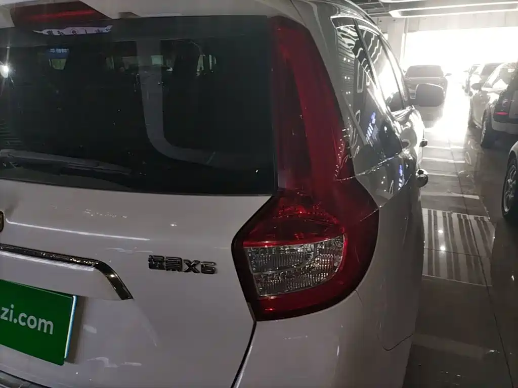 Geely Vision X6 — миниатюра 8