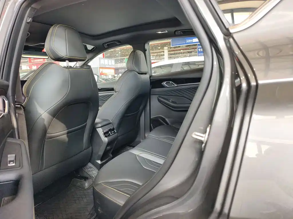 Geely Binyue — миниатюра 20