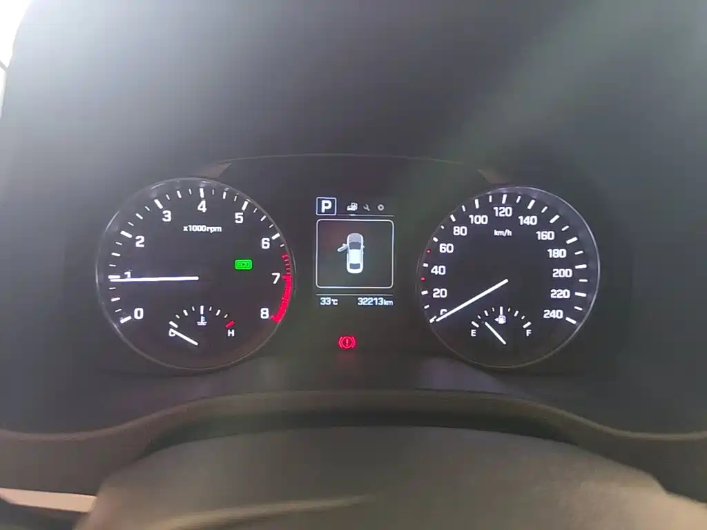 Hyundai Elantra — миниатюра 12