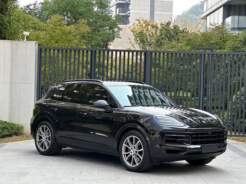 Porsche Cayenne — миниатюра 3