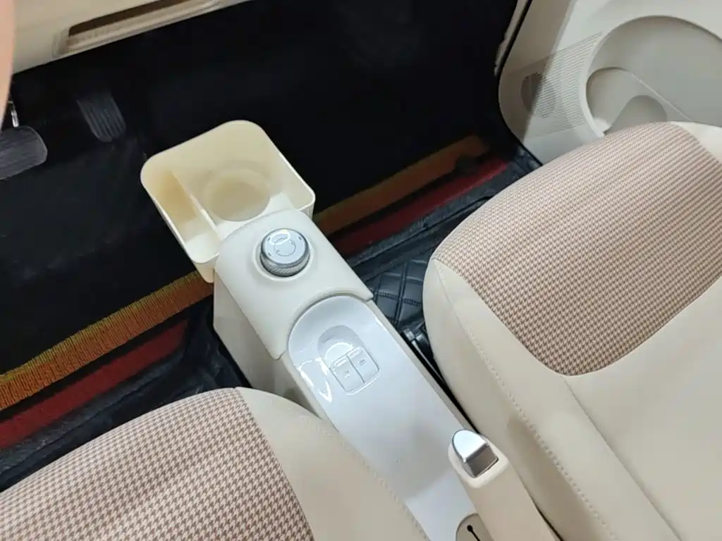 Wuling MINIEV — миниатюра 14