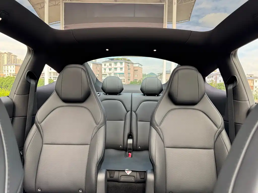 Tesla Model Y L — миниатюра 10